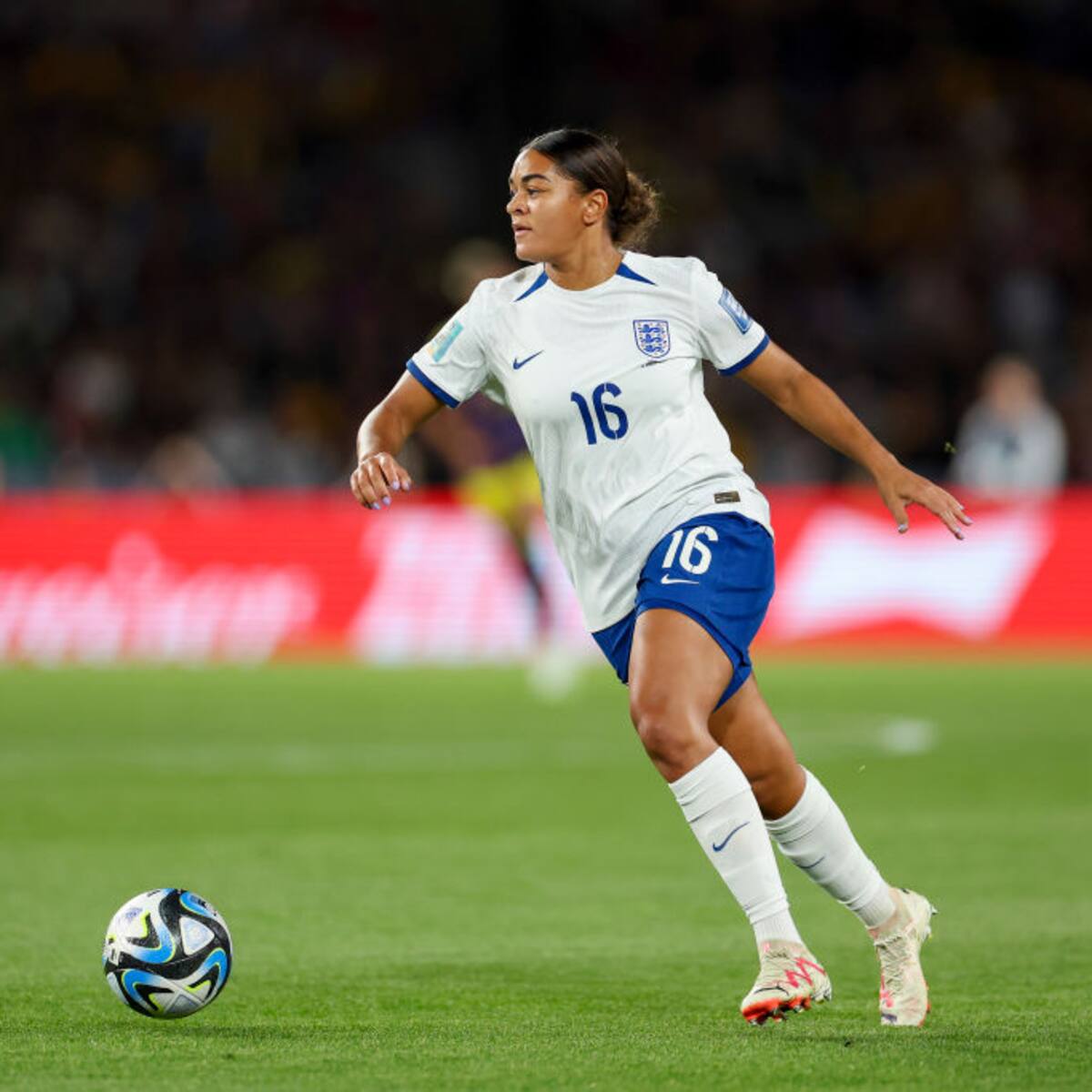 Colombia ha sido inspiración para el fútbol femenino: Jess Carter, jugadora de Inglaterra