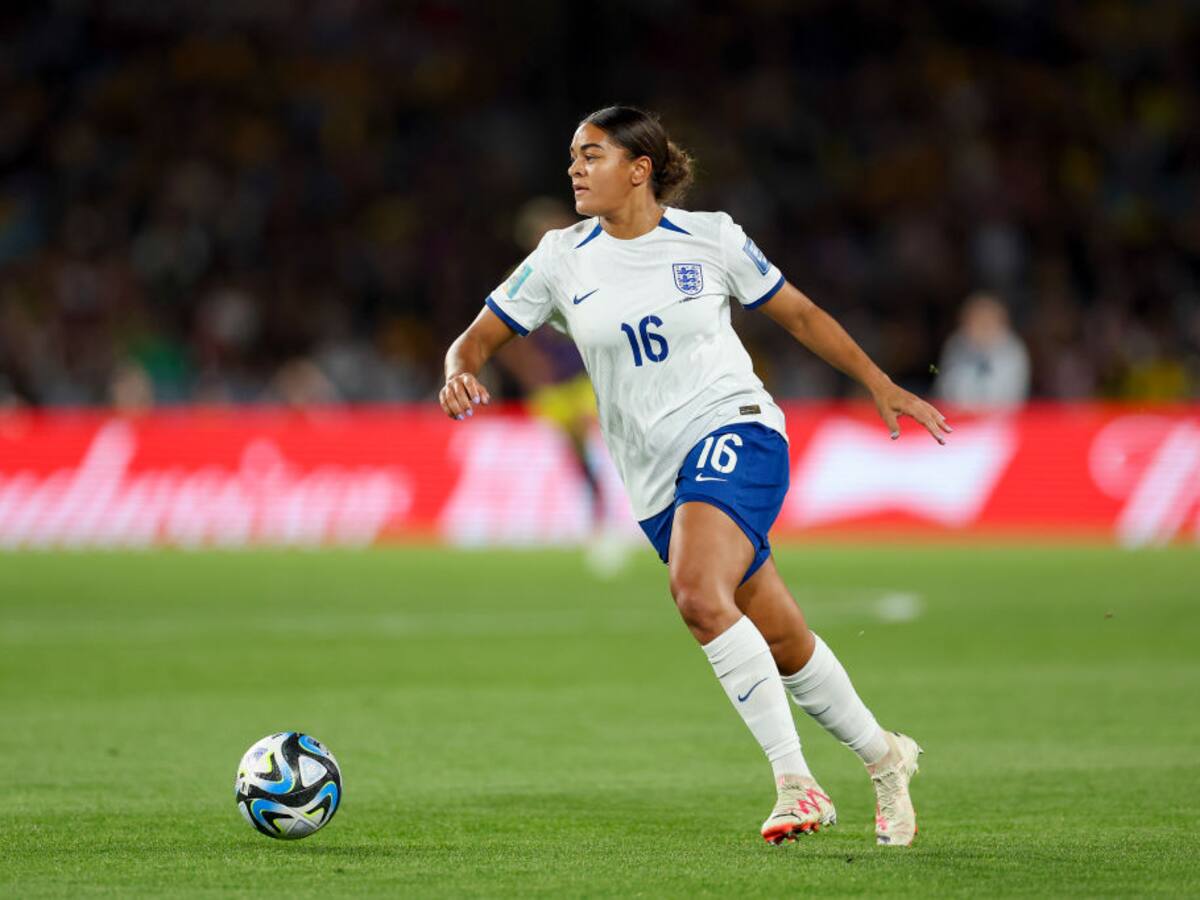Colombia ha sido inspiración para el fútbol femenino: Jess Carter, jugadora de Inglaterra