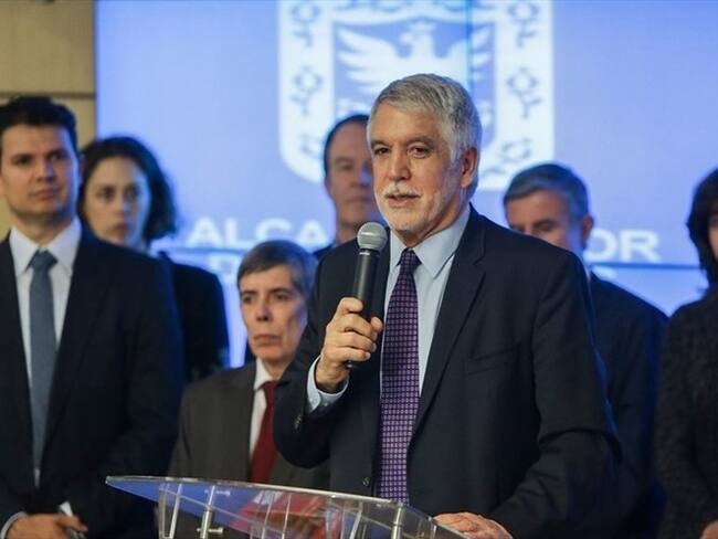 De acuerdo con Enrique Peñalosa, se espera que estos tres proyectos estén detallados entre febrero y abril del próximo año. Foto: Colprensa