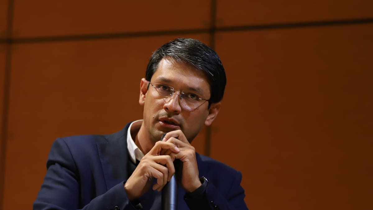 Sancionan a Camilo Romero con una multa de $31 millones por lío de licores