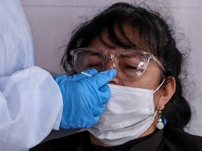 Se mantienen suspendidos los pilotos de alternancia, el cierre de playas y no están permitidas actividades comerciales como bares, discotecas y billares en Atlántico. Foto: Colprensa / CAMILA DÍAZ