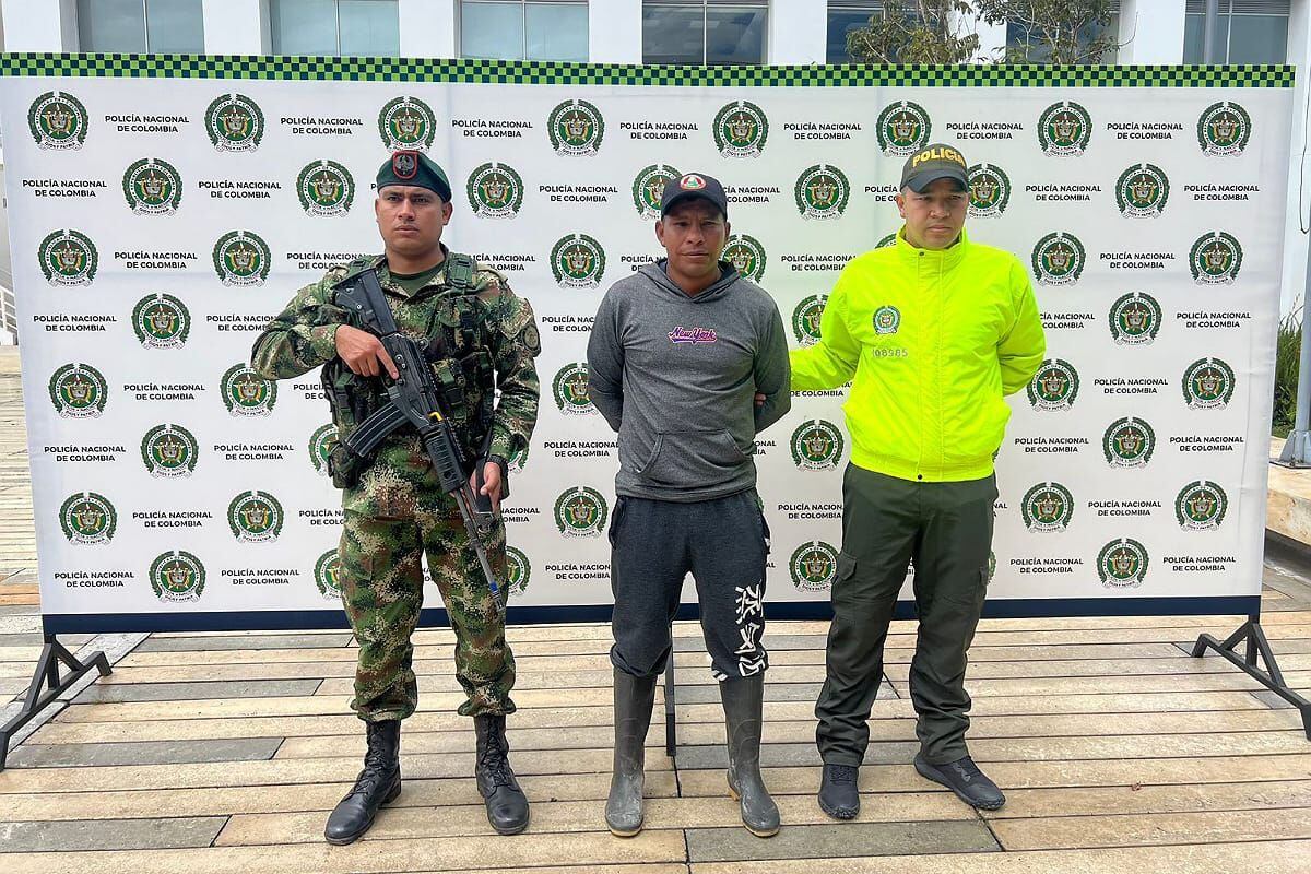 Anderson Mario Escué, fue puesto a disposición de la autoridad competente donde un juez lo envió a la cárcel. Crédito: Policía, Cauca. 