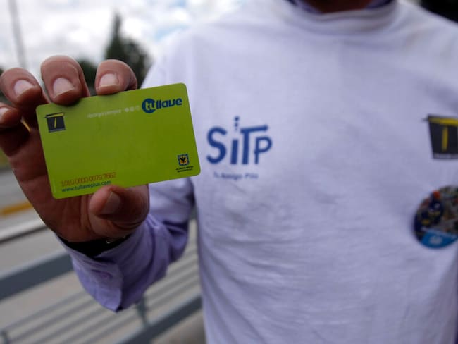 Paso a paso para recargar la tarjeta personalizada TuLlave. Foto: Colprensa