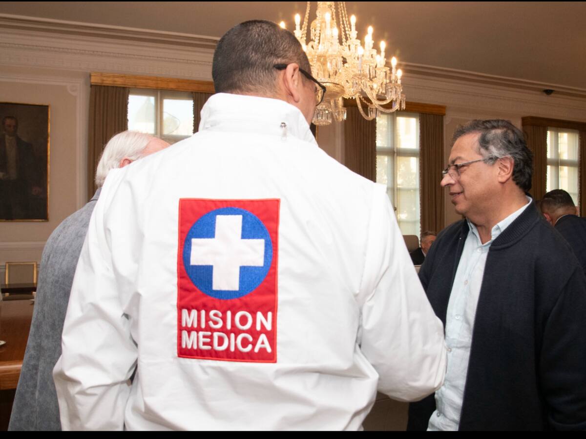 Petro, junto con equipo de salud del Gobierno, analiza la situación de la viruela del mono