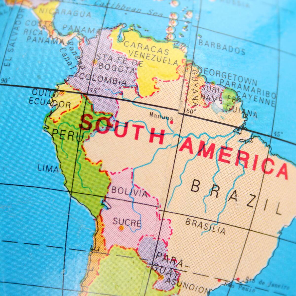 ¿Se dice sudamericano o suramericano? Esta es la forma correcta, según explica la RAE