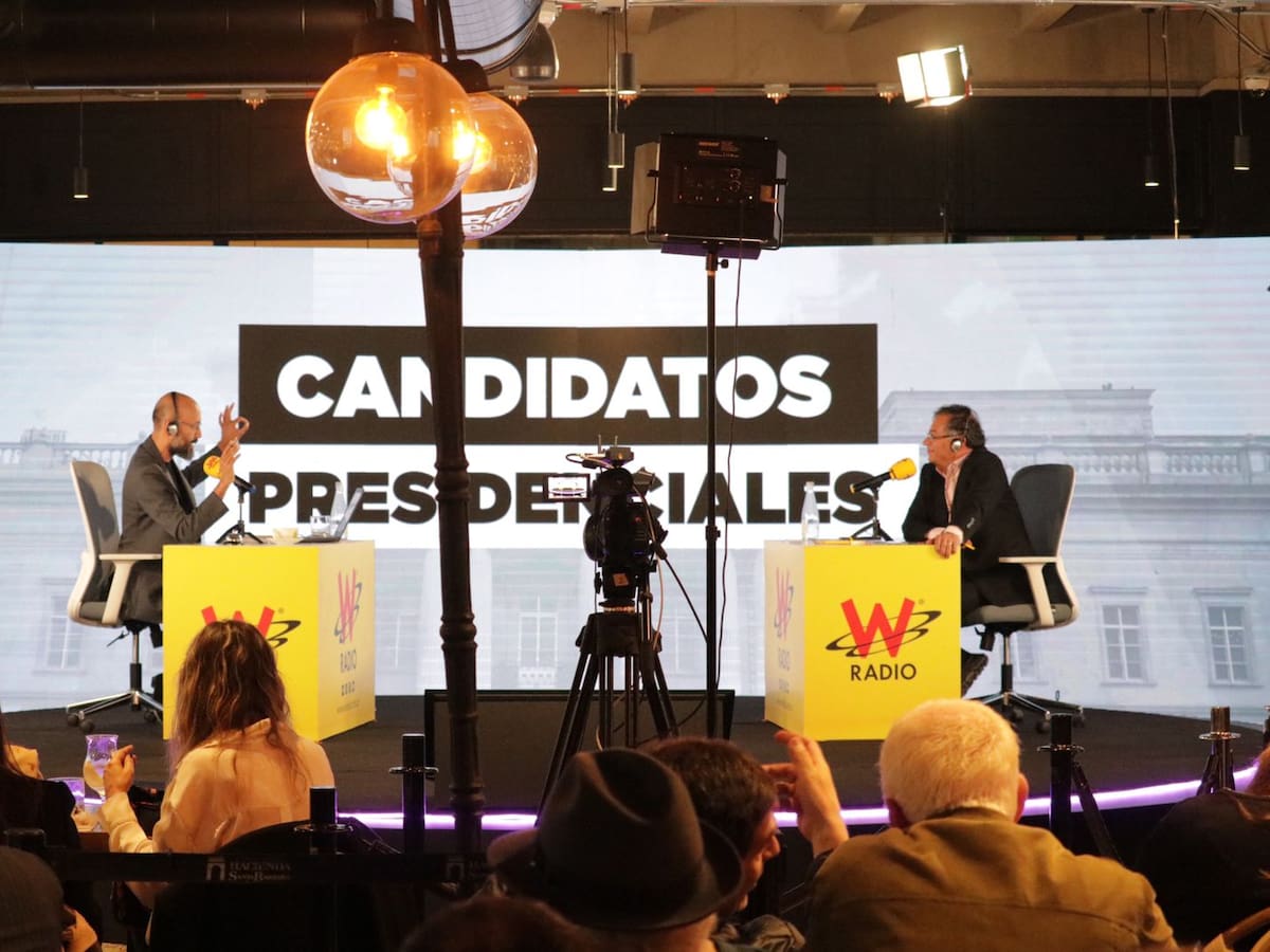 Gustavo Petro en Sigue La W con Juan Pablo Calvás: hablemos de propuestas