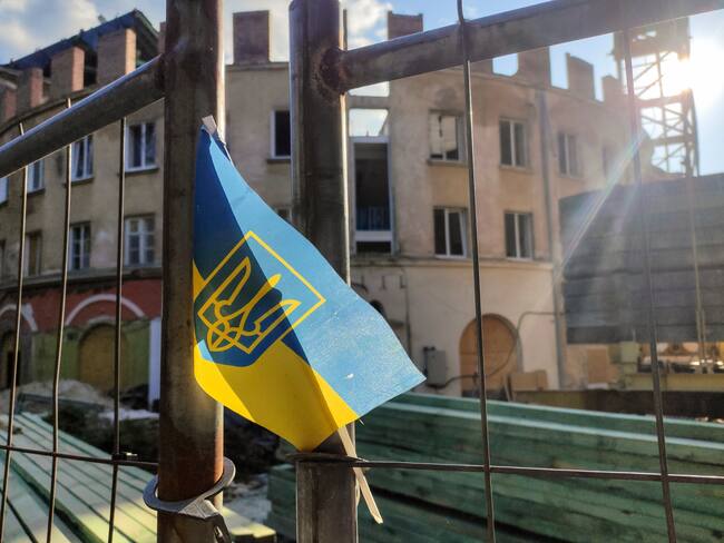 Bandera Ucrania. Foto: EFE/ Rostyslav Averchuk.