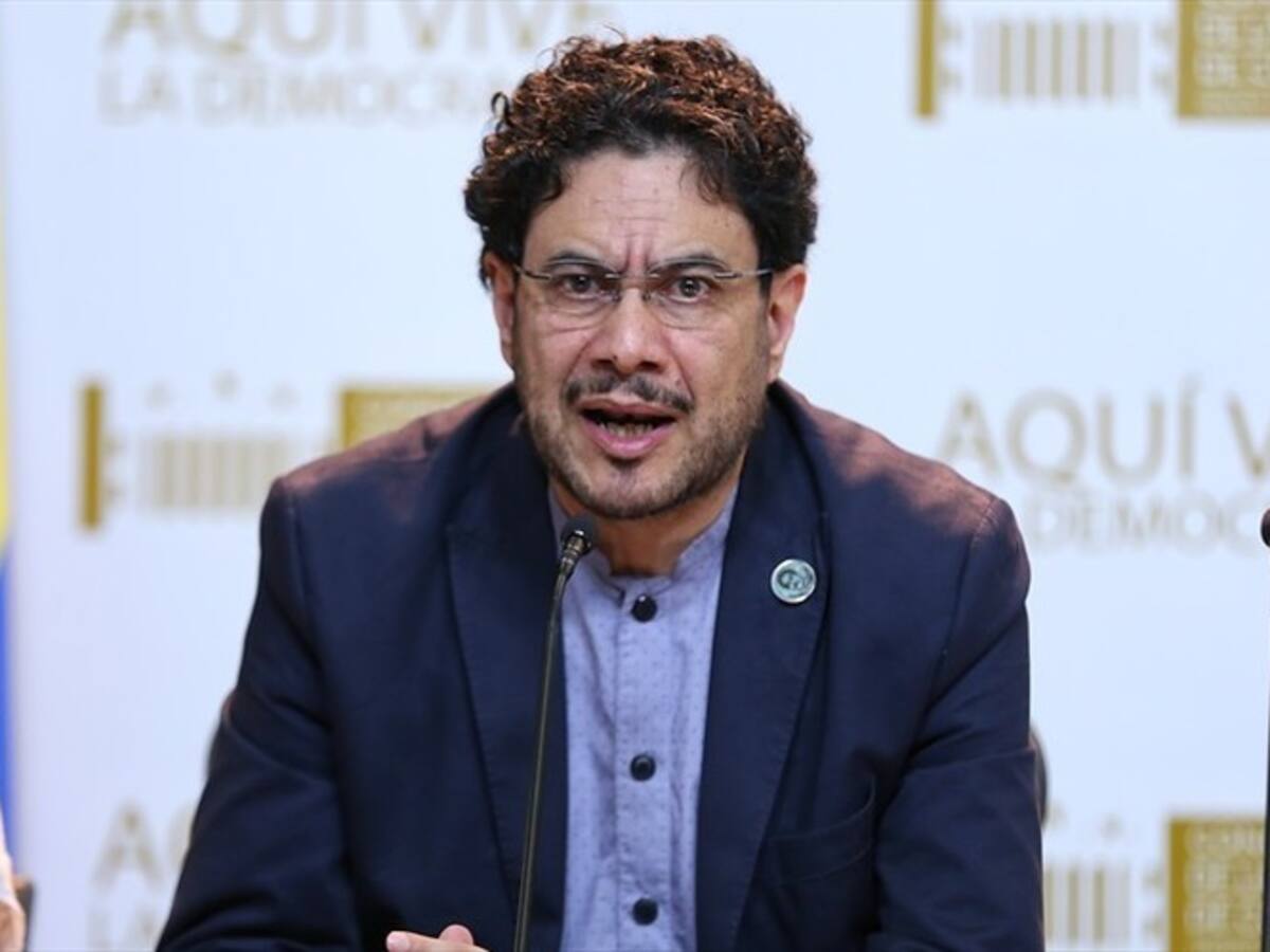 Constituyente es una propuesta fruto del desespero: Iván Cepeda