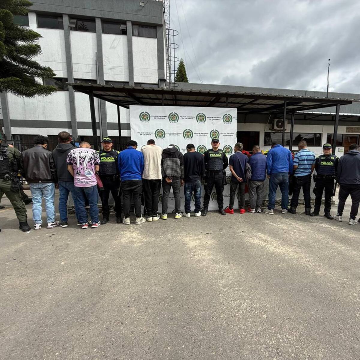 Capturan trece personas que intentaban robar una bodega textil en Fontibón, Bogotá