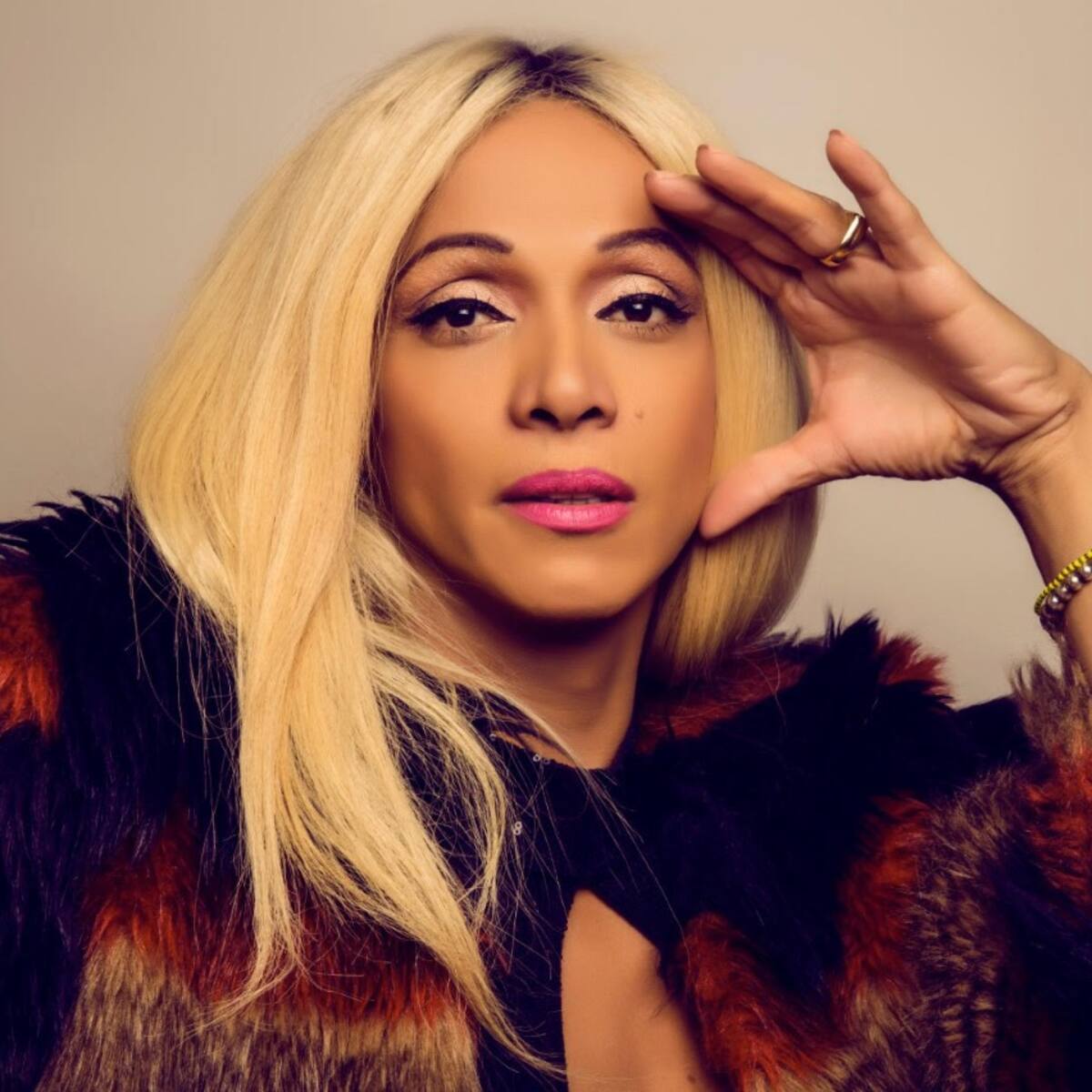 Juana Jiménez, la directora de cine trans colombiana que triunfa en Italia, estrena ‘Caracas Avenida’