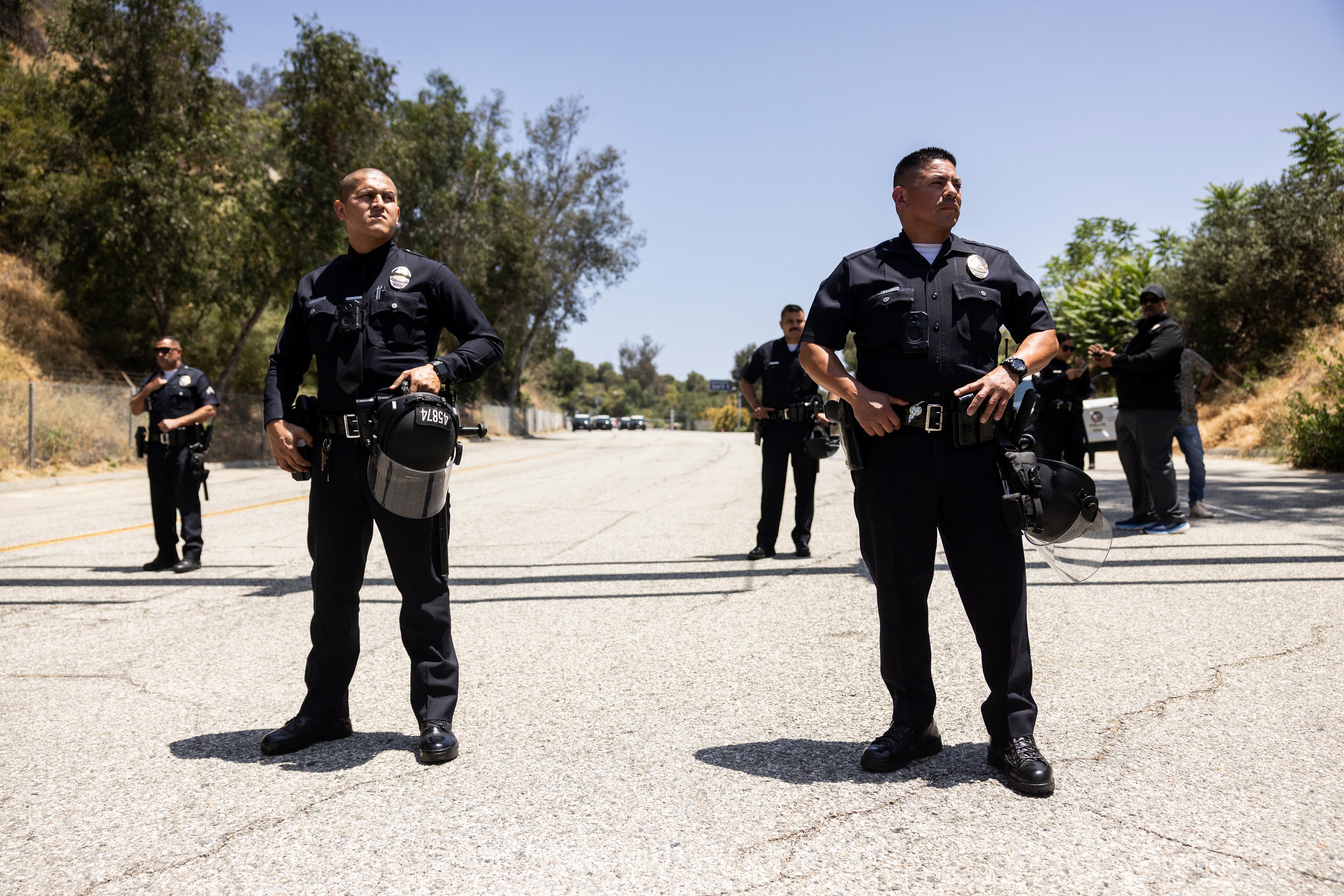 Oficiales de Policía. Foto: ETIENNE LAURENT/AFP via Getty Images.
