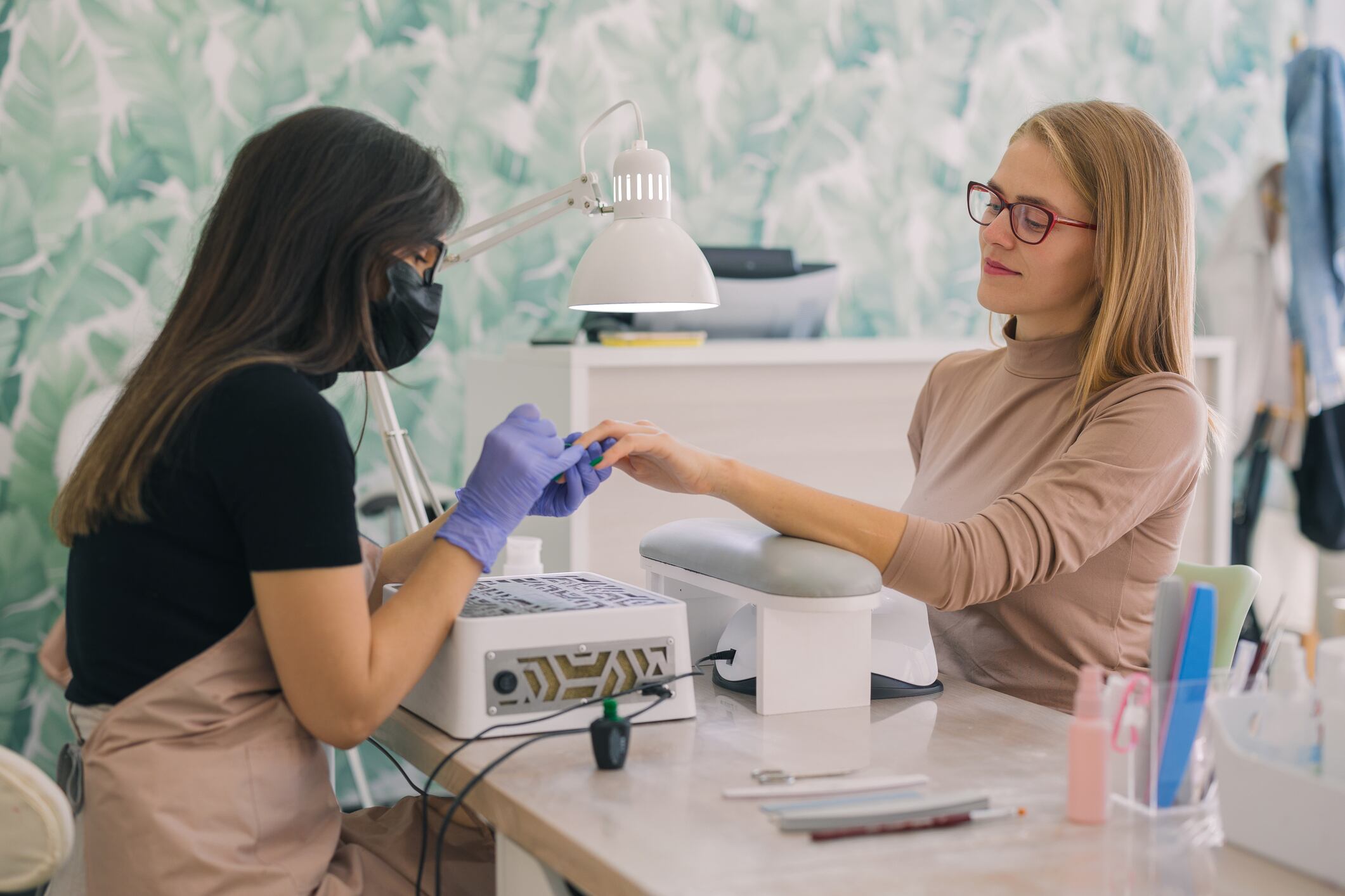 Manicurista imagen de referencia. Foto: Getty Images.