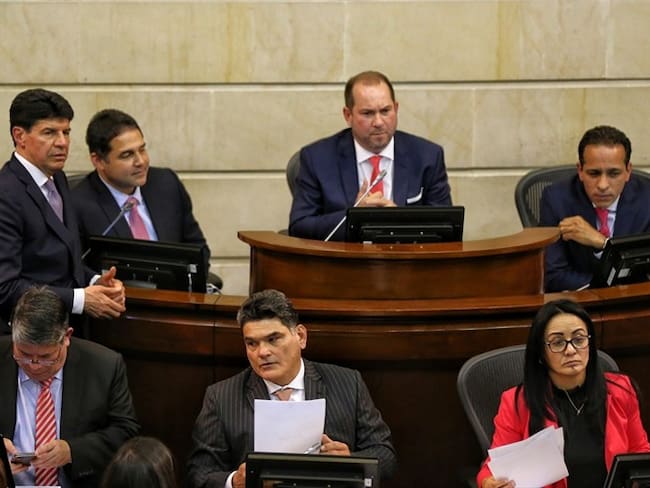 La millonaria suma que giró Hacienda para nivelar sueldo extra a funcionarios del Congreso. Foto: Colprensa