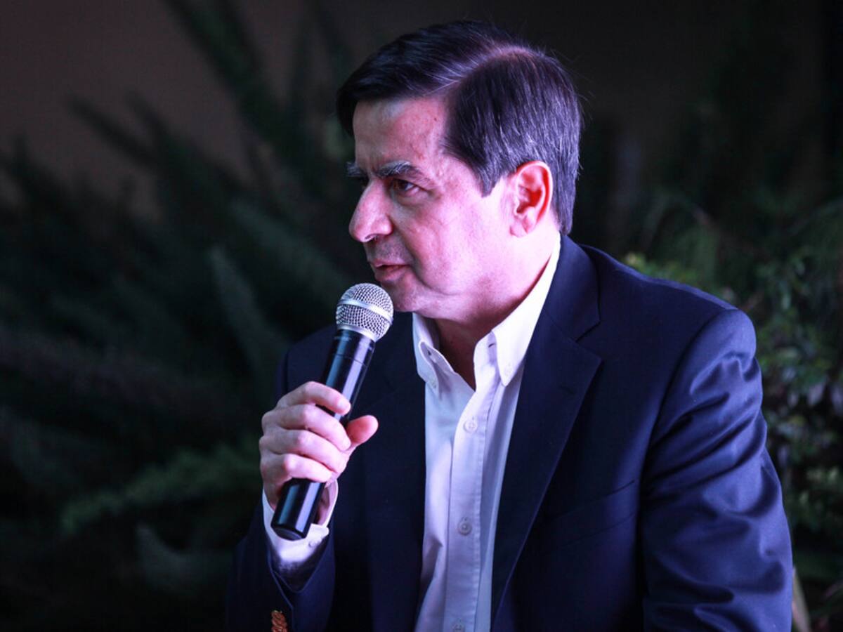 Coalición Centro Esperanza pide a Juan Fernando Cristo dirigir la campaña para la consulta