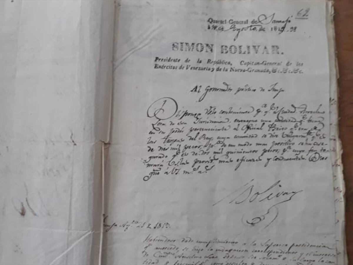 El archivo en Tunja que guarda documentos de Bolívar y Santander desde hace 200 años