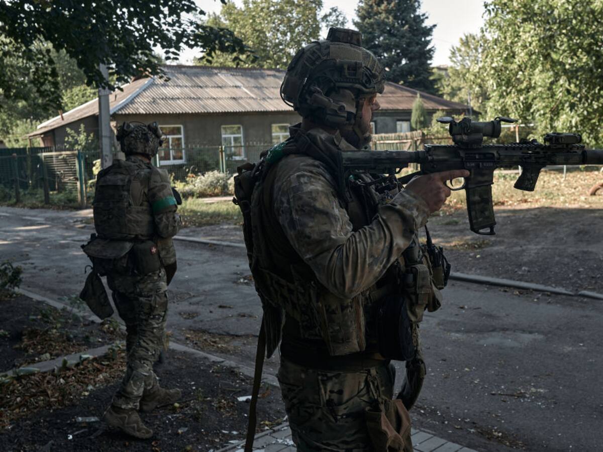 Un muerto y dos heridos por ataques rusos en la ciudad ucraniana de Jersón