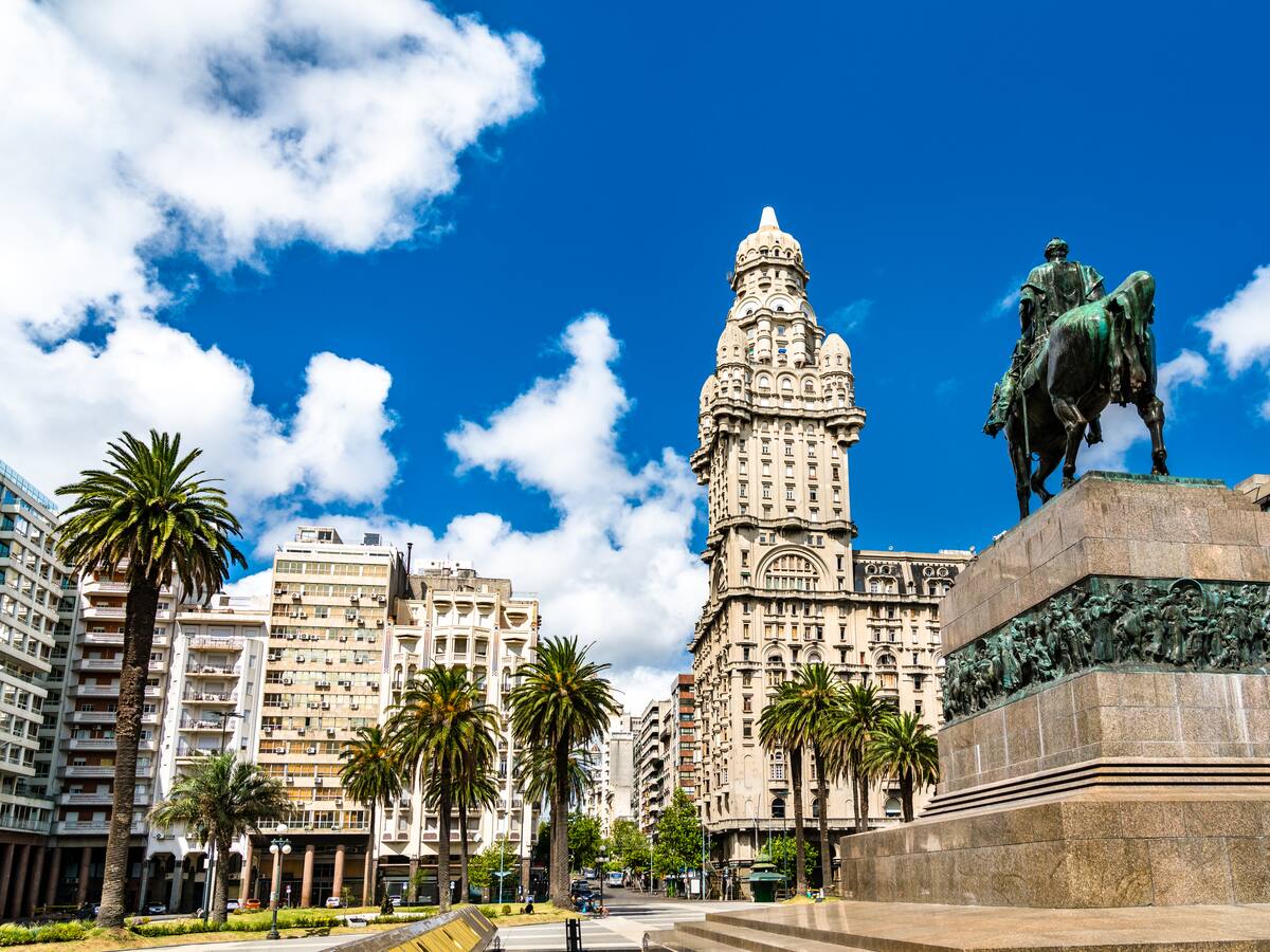 El único país de Sudamérica que no celebra Semana Santa: ¿Por qué? Esto cuesta visitarlo en 2025