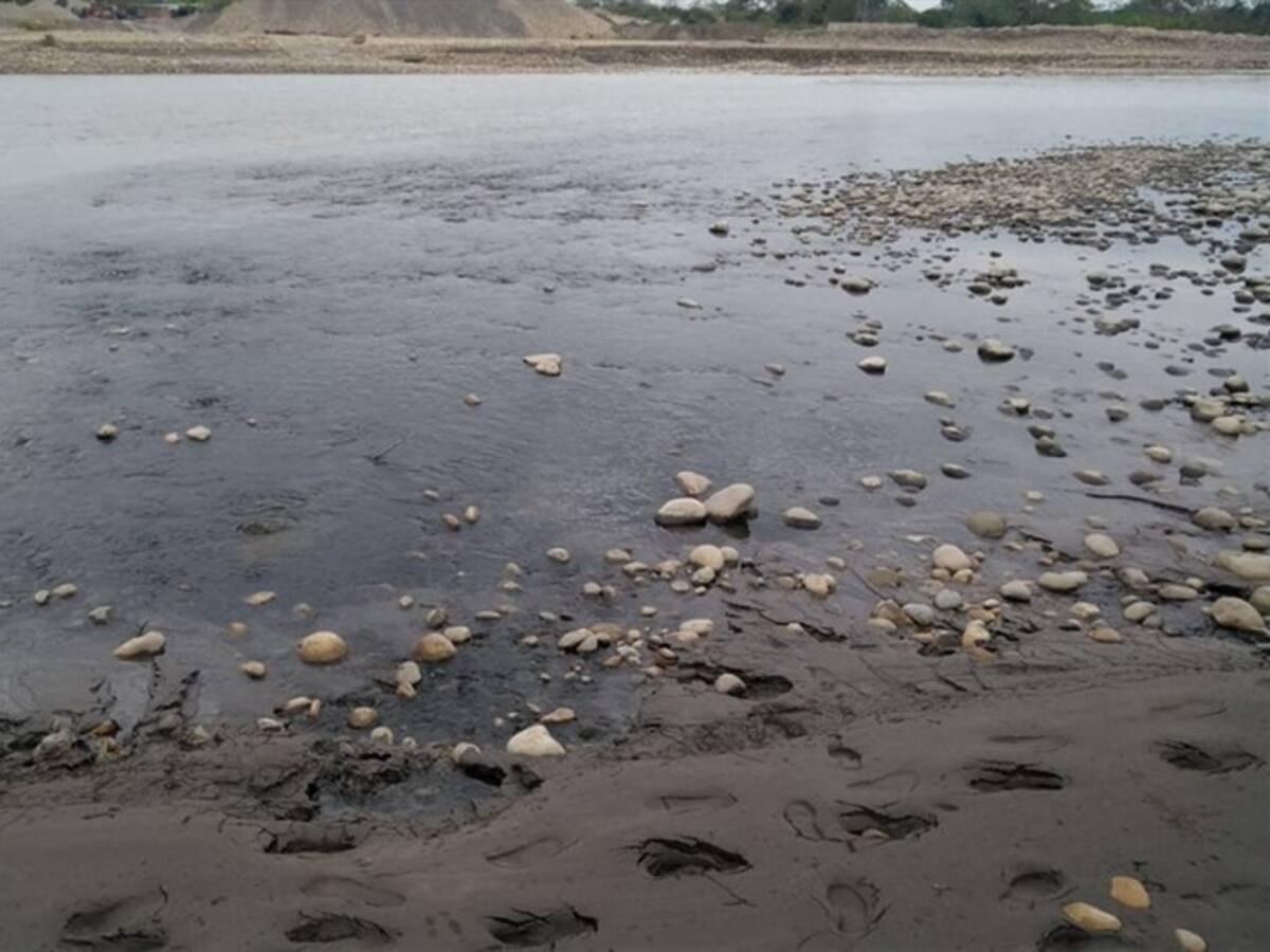¿Río en Los Llanos orientales habría sido contaminado por Ecopetrol?