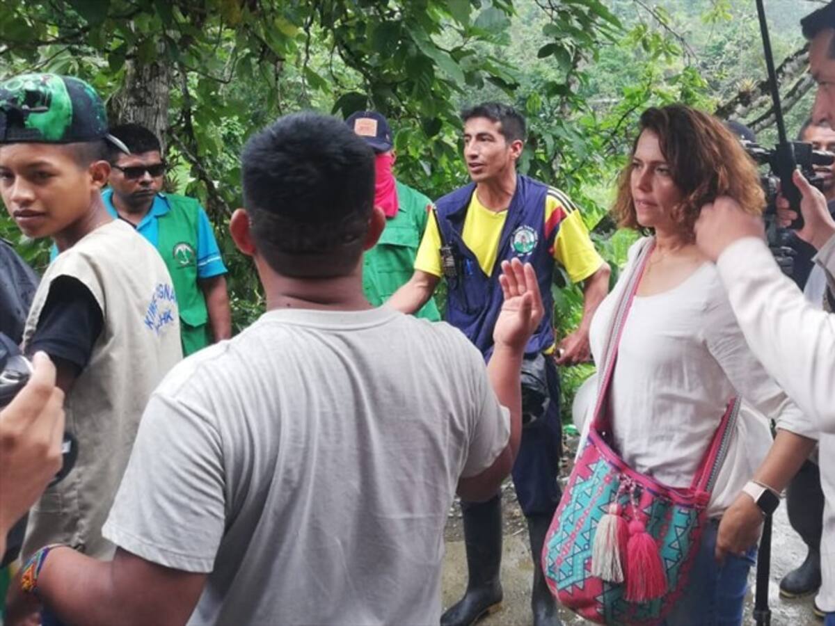 Gobierno inicia diálogos con indígenas concentrados en Buenaventura
