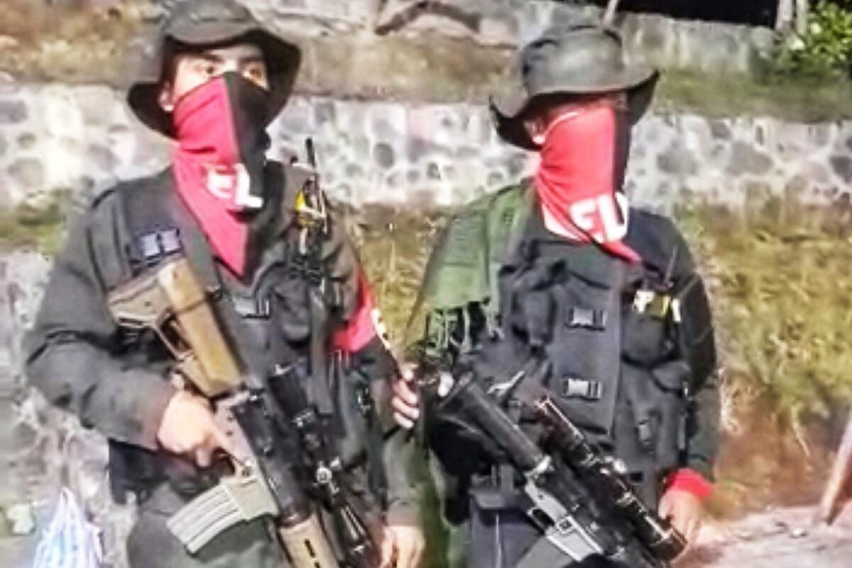 Patrullajes del ELN en el oriente del Cauca. Crédito:Red de Apoyo Cauca.