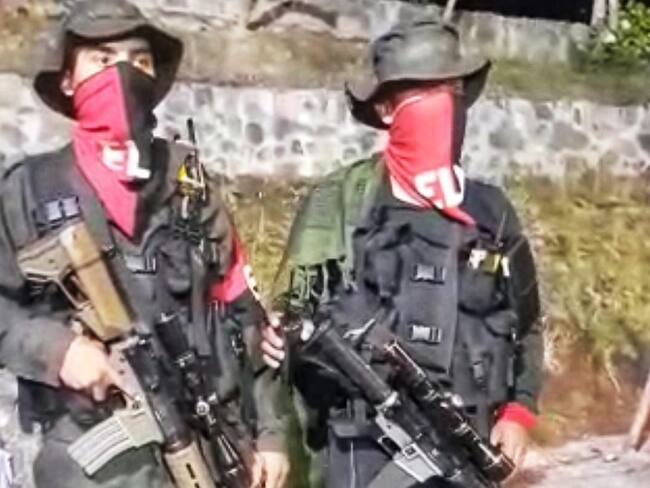 Patrullajes del ELN en el oriente del Cauca. Crédito:Red de Apoyo Cauca.
