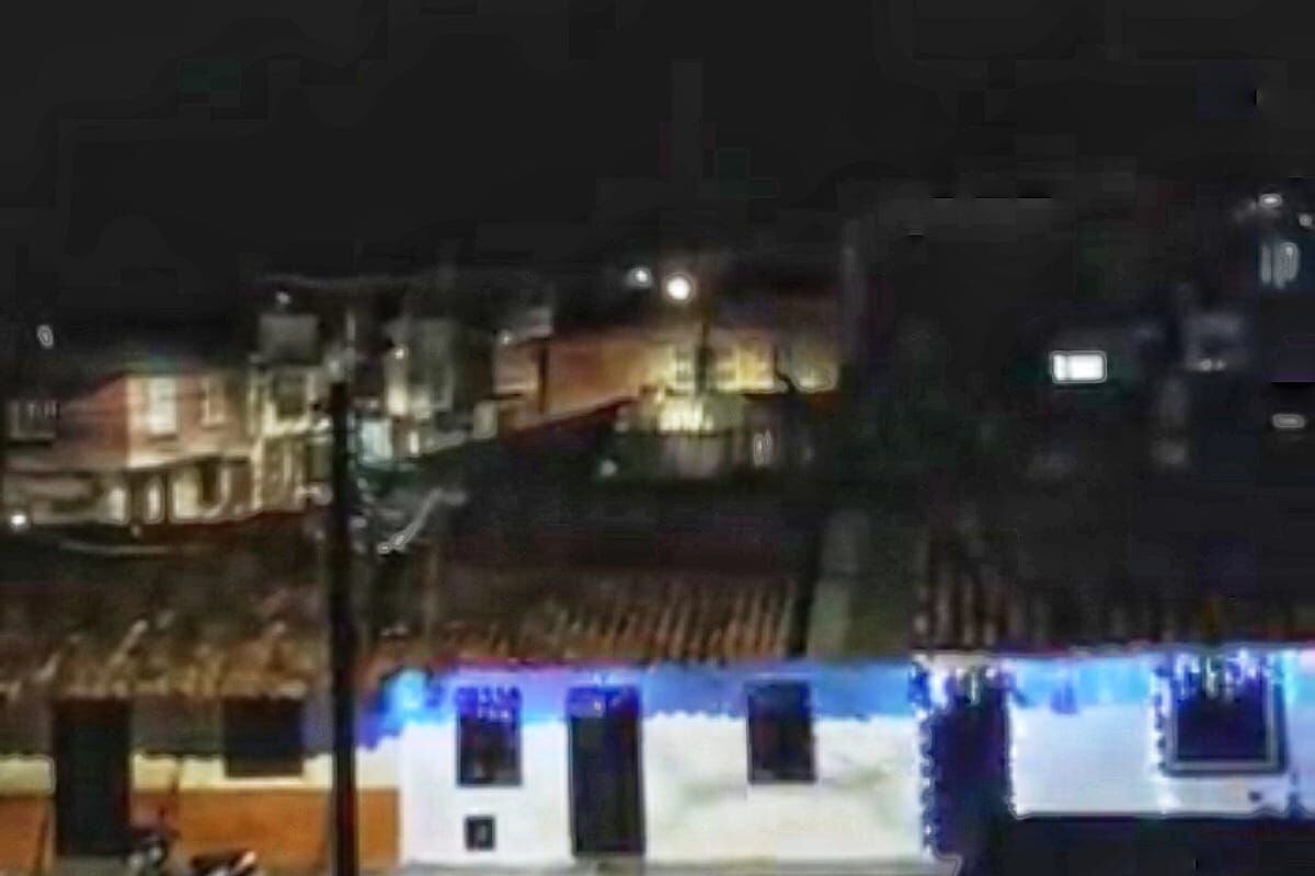 El ataque duró varios minutos en la cabecera municipal de Corinto. Crédito:Cortesía. 