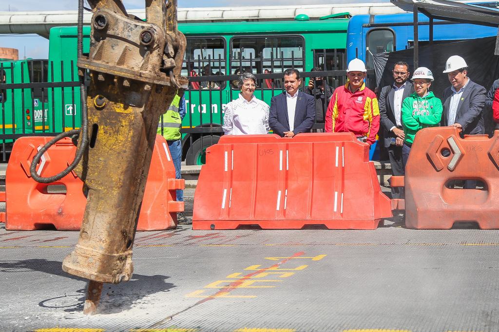 Construcción del Cable Aéreo de San Cristóbal. Foto: cortesía Alcaldía de Bogotá.