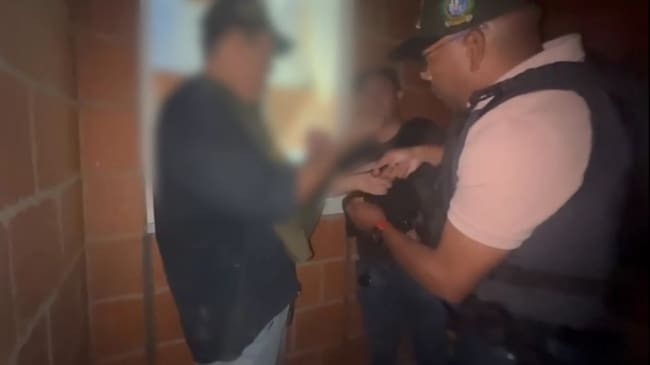 Rescate de un ciudadano que enfrentó torturas en medio de su secuestro en Jamundí, Valle del Cauca. (Imagen - Policía Metropolitana de Cali)