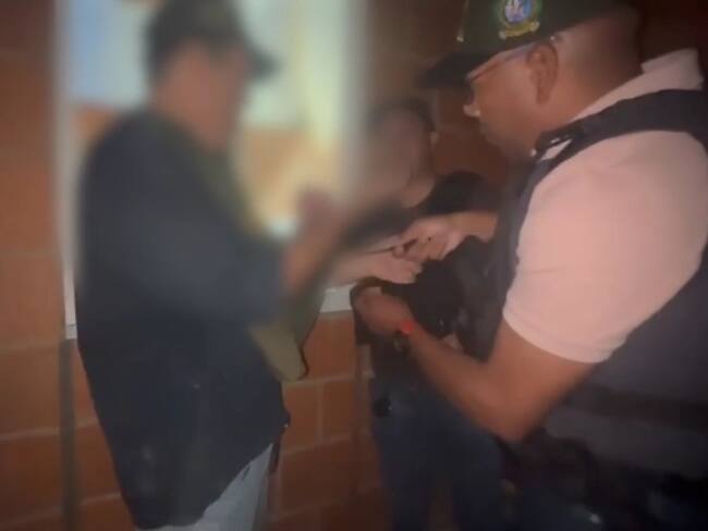 Rescate de un ciudadano que enfrentó torturas en medio de su secuestro en Jamundí, Valle del Cauca. (Imagen - Policía Metropolitana de Cali)