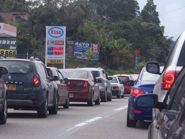 Usuarios se quejan del fuerte tráfico en la vía, mientras que la gobernadora del Meta, Marcela Amaya, aseguró en La W que. Foto: Usuario de Twitter Alejandro Vega @AlejandroVegaLi
