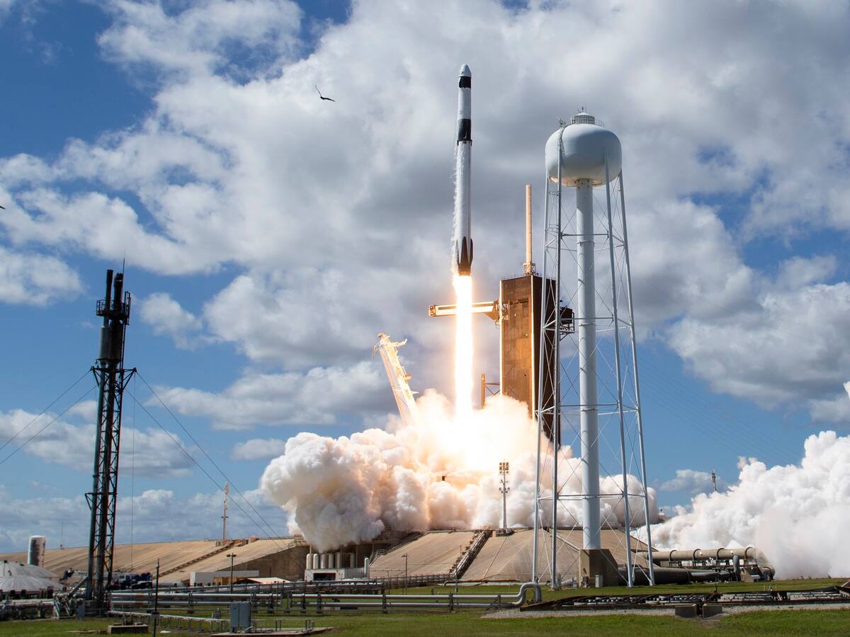 Nave Crew-5 de la NASA y SpaceX se acopló con éxito a la EEI