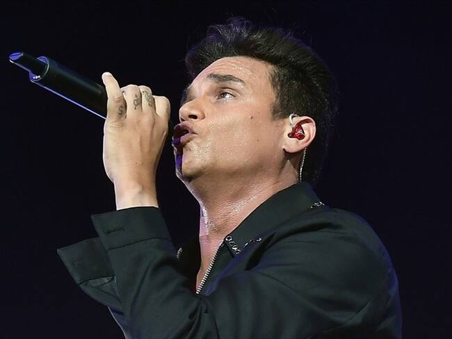 Silvestre Dangond le cantó a Jorge Oñate en su último adiós. Foto: Gustavo Caballero/Getty Images