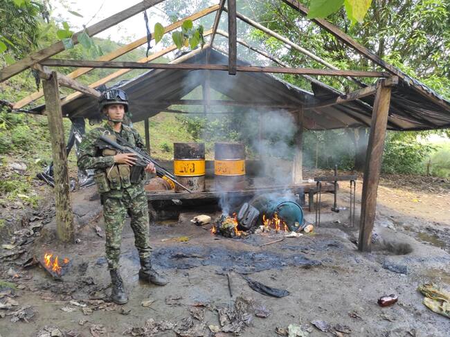 Destruyen dos laboratorios para el procesamiento de coca en Puerto Libertador, Córdoba. Foto: Ejército.
