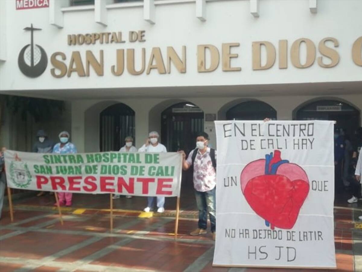 "En pandemia y sin salarios", empleados del Hospital San Juan de Dios de Cali