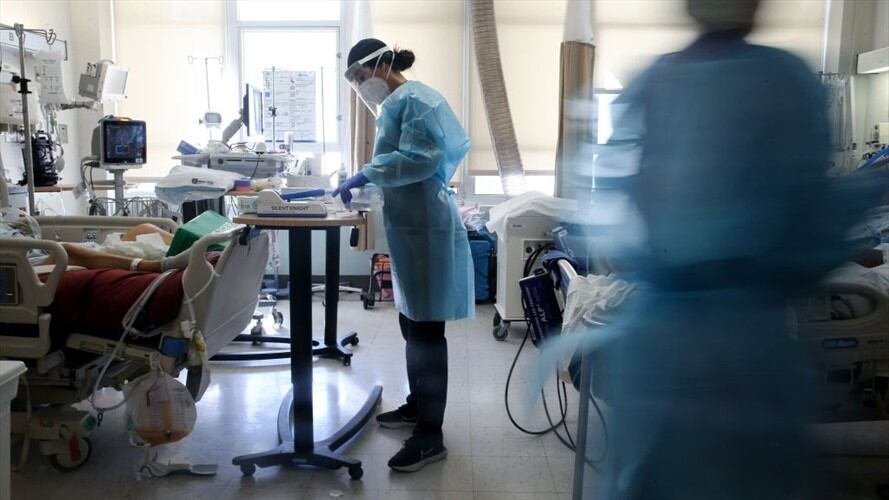 El secretario de Salud del Distrito, Humberto Mendoza, señaló que la disponibilidad de UCI se mantiene estable en 37% en Barranquilla. Foto: Getty Images / MARIO TAMA
