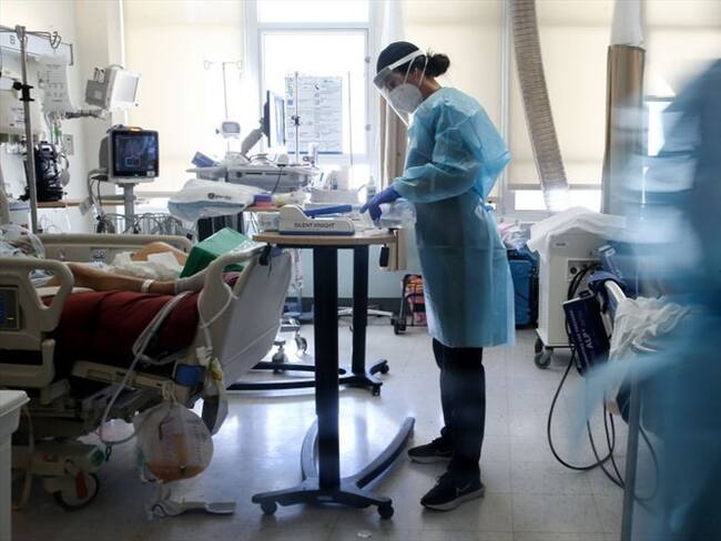 El secretario de Salud del Distrito, Humberto Mendoza, señaló que la disponibilidad de UCI se mantiene estable en 37% en Barranquilla. Foto: Getty Images / MARIO TAMA