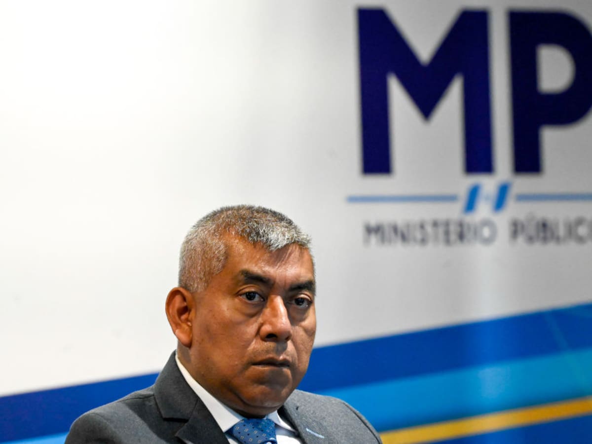 En abril, Reino Unido emitió alerta contra fiscal guatemalteco que pide captura de fiscal Camargo