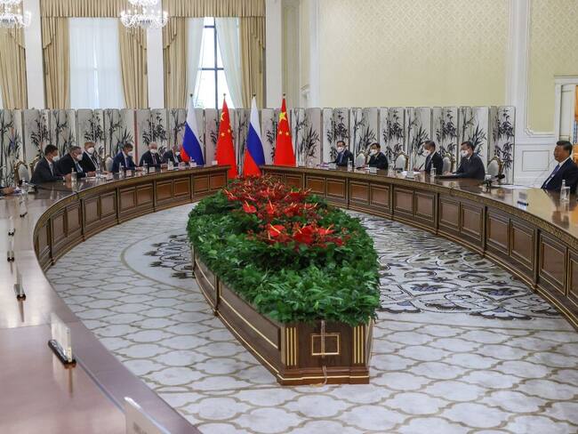 Presidentes de China y Rusia se reúnen en Uzbekistán: ¿cuáles son los temas clave?