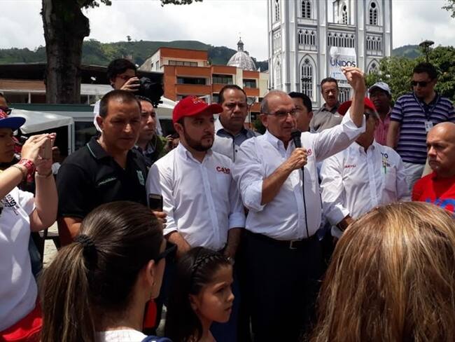 Humberto de la Calle cerró su campaña en Manizales