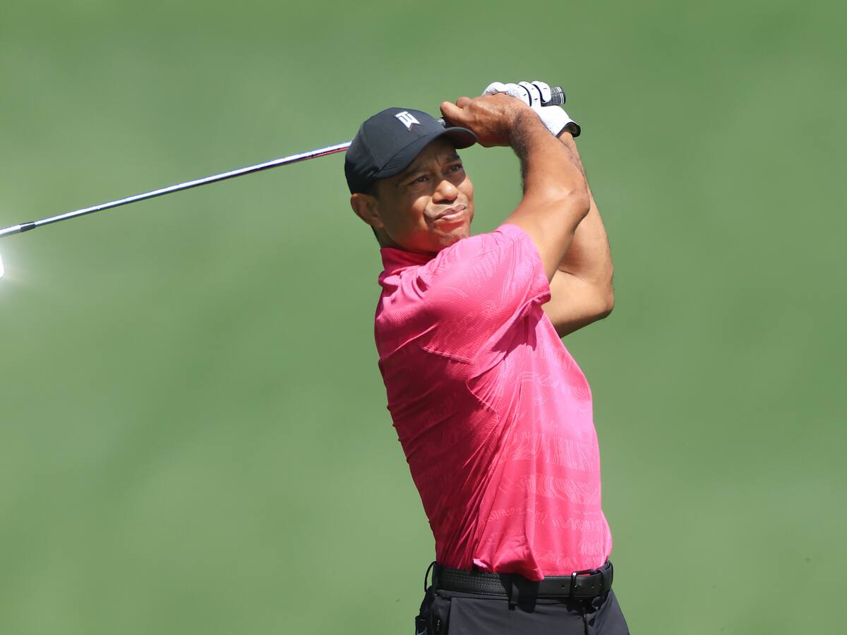 Tiger Woods resurge con una asombrosa primera ronda en el Masters