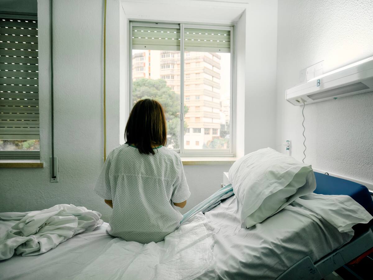 Hospital San Juan de Dios a responder por mujer maltratada en trabajo de parto