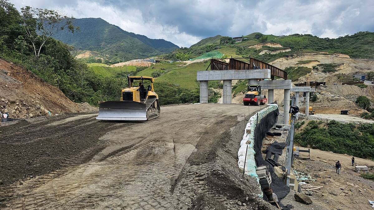 La vía definitiva en Rosas, Cauca, no será entregada este mes