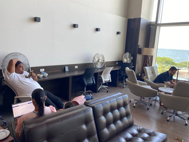 Abanicos en la sala de abordaje/ Cortesía