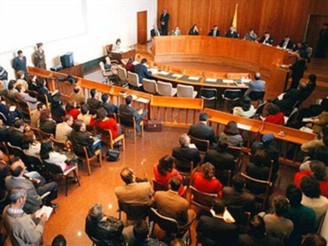 Corte Constitucional dijo que sacerdotes homosexuales también pueden dejar pensión a su pareja