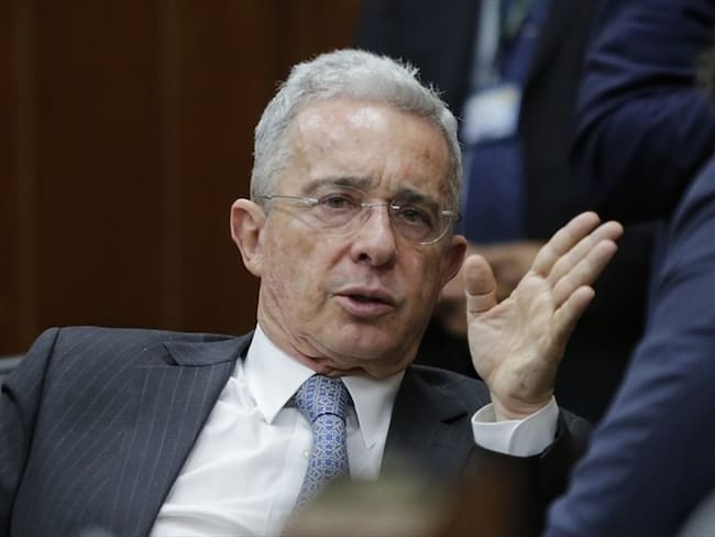 La Fiscalía decidió pedir la preclusión del caso contra Álvaro Uribe. Foto: Colprensa / ÁLVARO TAVERA