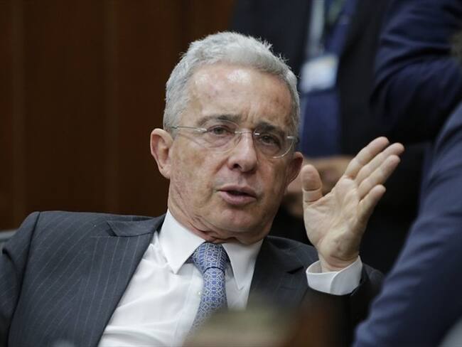 La Fiscalía decidió pedir la preclusión del caso contra Álvaro Uribe. Foto: Colprensa / ÁLVARO TAVERA