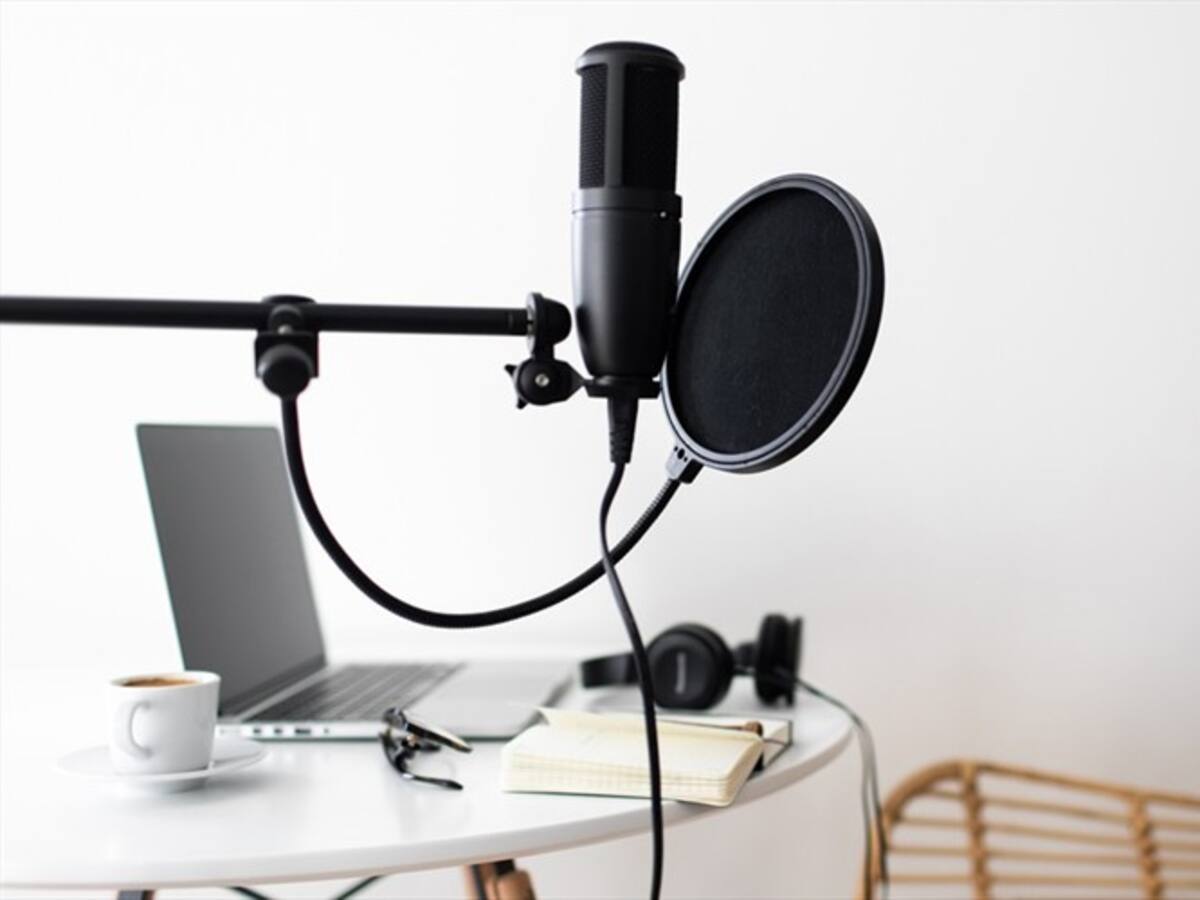 La versión en inglés de la popular canción ‘Tu cárcel’ en Repeat After Ibarra