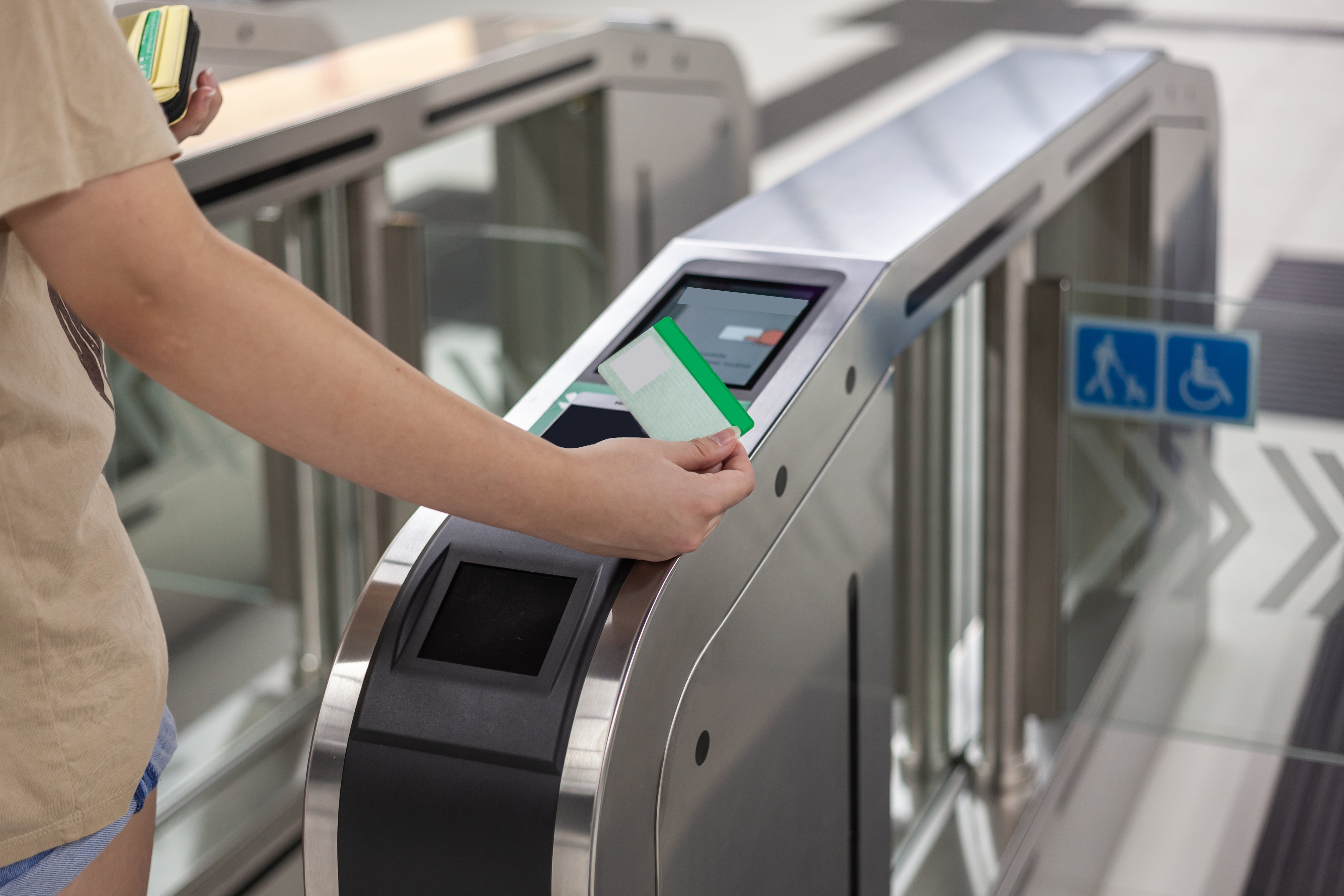 Pago de transporte. Foto: Getty Images