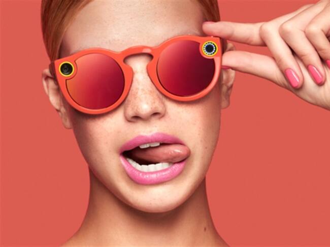 El anuncio del cambio de nombre de Snapchat coincide con la presentación de sus gafas inteligentes, Spectacles. Foto: SNAP / BBC MUNDO.