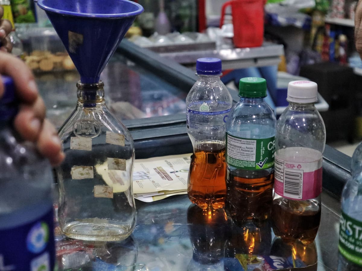 Cierran establecimiento comercial que distribuía licor artesanal ilegal en el centro de Cartagena